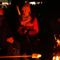 Lagerfeuer und Stockbrot